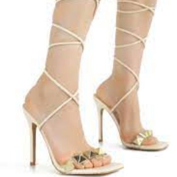 NWT CAPE ROBBIN AIGO GOLD STUDDED LACE UP HEELS OFF-WHITE 5.5 - Picture 4 of 8